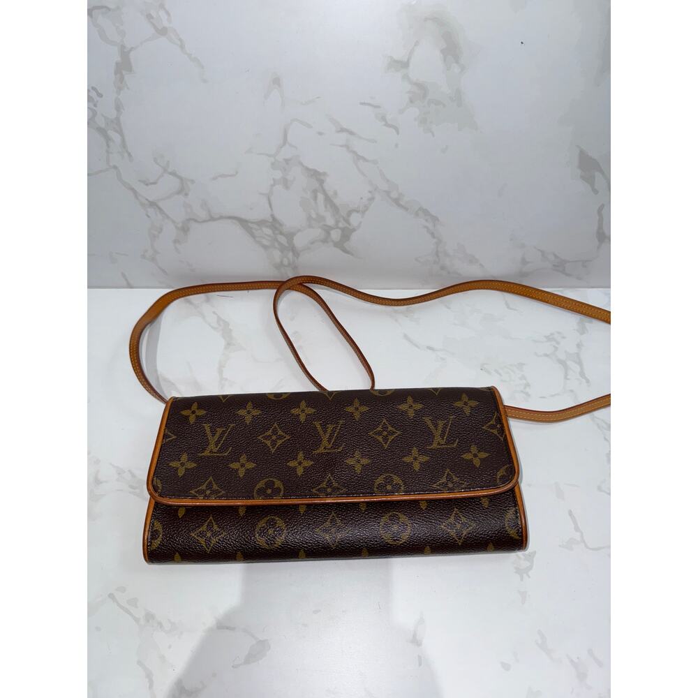 Louis Vuitton Crossbody Bag - Picture 2 of 7